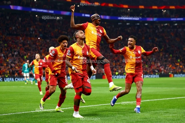 liverpool-va-dem-anfield-dinh-menh-tai-champions-league (2).jpg