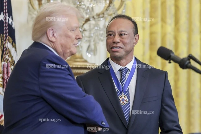 soc-sieu-sao-tiger-woods-bi-bat-sau-cu-lat-xe-kinh-hoang-o-florida (1).jpg