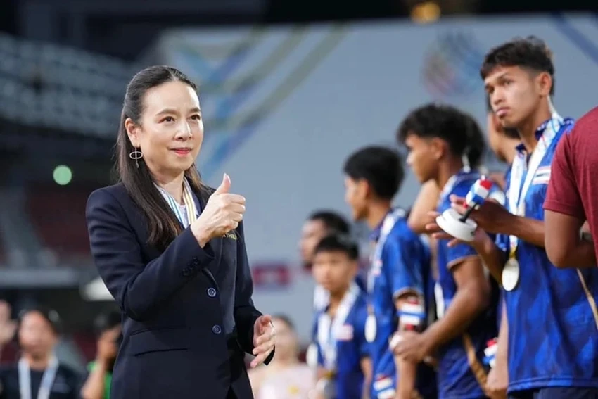 tuyen-thai-lan-trieu-hoi-hang-chau-au-quyet-gay-soc-asian-cup (4).jpg