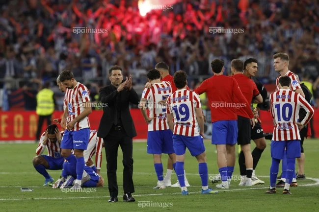 ban-ket-champons-league-luot-di-atletico-madrid-arsenal-3-3 (2).jpg