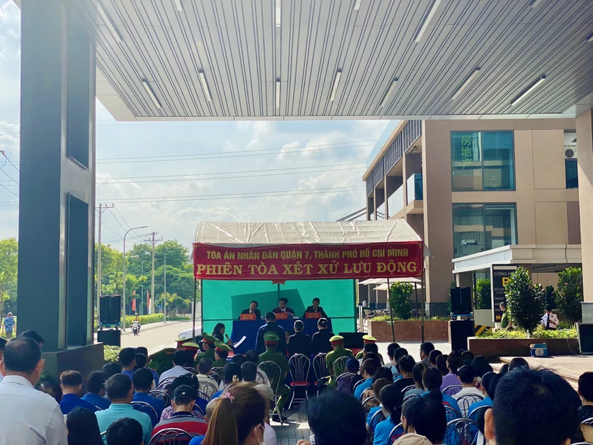 xét xử lưu động