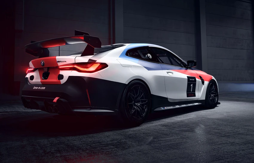 Xe đua BMW M4 GT4. Ảnh: Motorauthorty. Xe đua BMW M4 GT4. Ảnh: Motorauthorty.