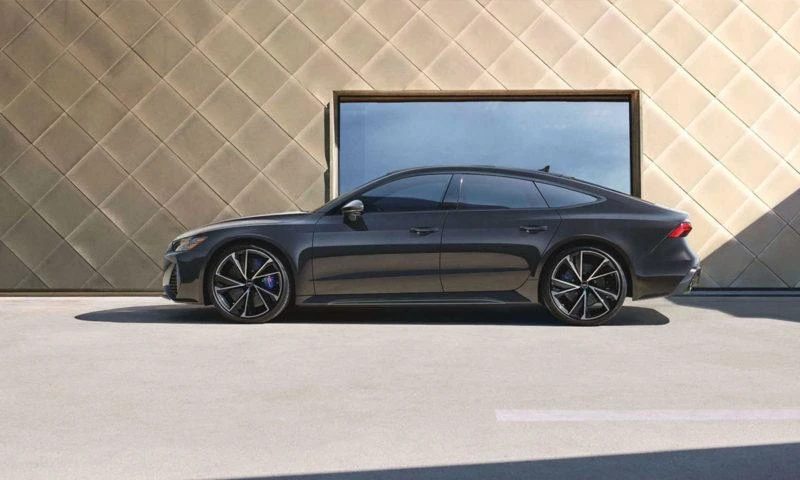 Audi RS7 được trang bị động cơ V8 4.0 lít tăng áp kép. Ảnh: Carmag. Audi RS7 được trang bị động cơ V8 4.0 lít tăng áp kép. Ảnh: Carmag.