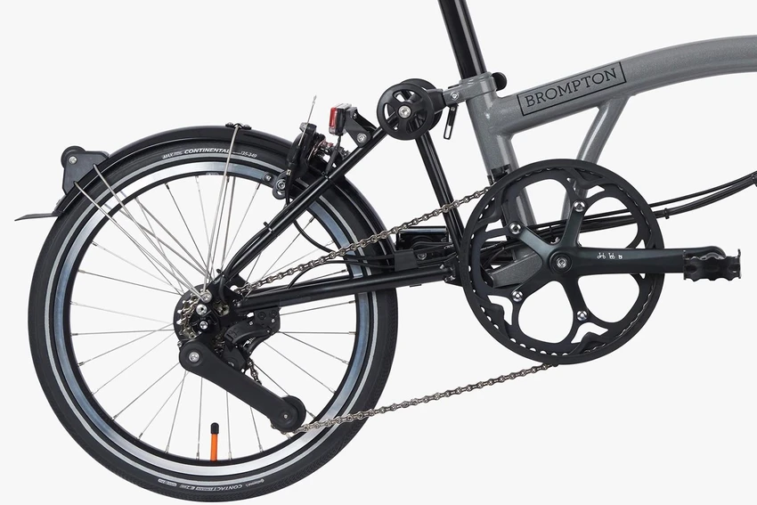 Khung chính xe sử dụng ống thép đã qua xử lý nhiệt và khung sau được làm từ Titanium. Ảnh: Autoevolution. Khung chính xe sử dụng ống thép đã qua xử lý nhiệt và khung sau được làm từ Titanium. Ảnh: Autoevolution.