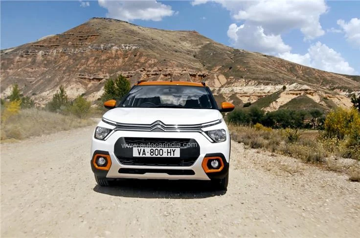 Citroen C3 có hai tùy chọn động cơ xăng. Ảnh: Autocarindia. Citroen C3 có hai tùy chọn động cơ xăng. Ảnh: Autocarindia.