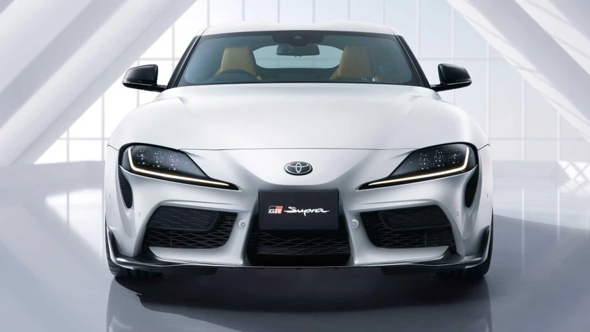 Matte White Edition có giá bắt đầu từ 7.890.000 yên. Ảnh: Moto1. Matte White Edition có giá bắt đầu từ 7.890.000 yên. Ảnh: Moto1.