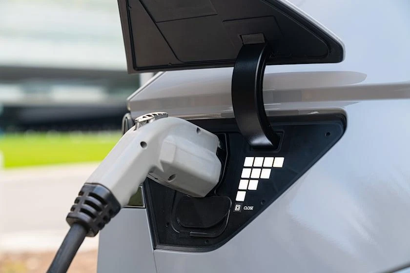 State of Charge (SOC) là đề cập đến một màn hình hiển thị cho bạn mức pin còn lại theo phần trăm. Ảnh: Carbuzz. State of Charge (SOC) là đề cập đến một màn hình hiển thị cho bạn mức pin còn lại theo phần trăm. Ảnh: Carbuzz.
