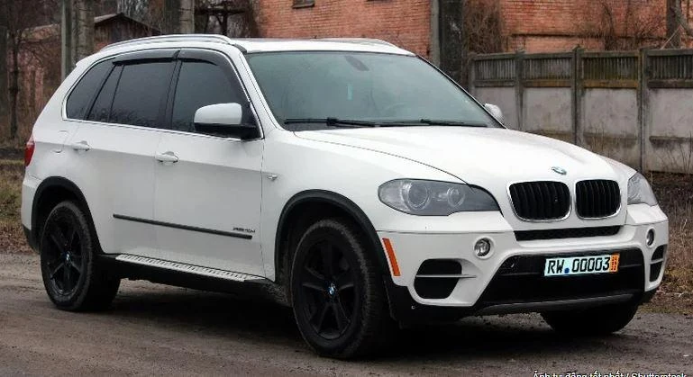 BMW X5 2012. Ảnh: Slashgear. BMW X5 2012. Ảnh: Slashgear.