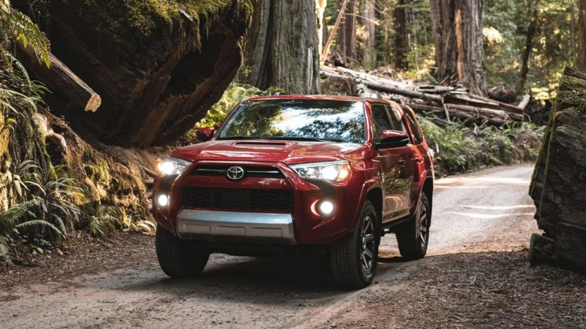 Toyota 4Runner là chiếc SUV hạng trung duy nhất trong danh sách những chiếc SUV có tuổi thọ cao nhất này. Ảnh: Motorbiscuit. Toyota 4Runner là chiếc SUV hạng trung duy nhất trong danh sách những chiếc SUV có tuổi thọ cao nhất này. Ảnh: Motorbiscuit.