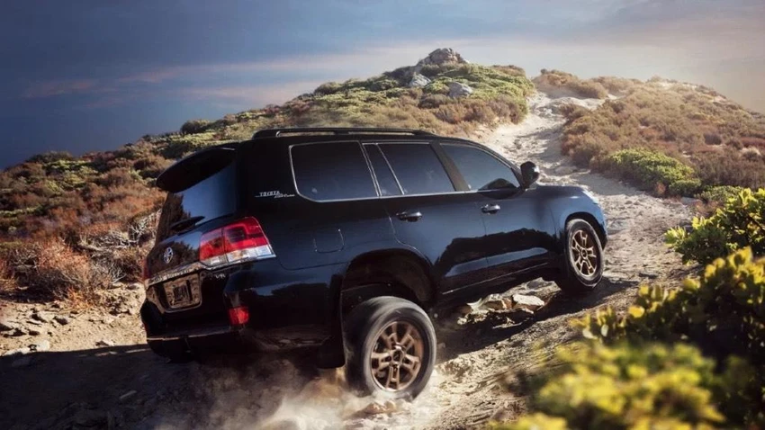 Toyota Land Cruiser là chiếcSUV có khả năng lái được nhiều dặm nhất. Ảnh: Motorbiscuit. Toyota Land Cruiser là chiếcSUV có khả năng lái được nhiều dặm nhất. Ảnh: Motorbiscuit.
