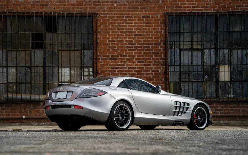 Mercedes SLR McLaren 722 - 209 MPH. Ảnh: Hotcars. Mercedes SLR McLaren 722 - 209 MPH. Ảnh: Hotcars.