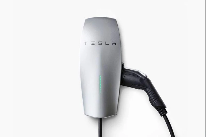 Bộ sạc Tesla Wall Connector. Ảnh: Motorbiscuit. Bộ sạc Tesla Wall Connector. Ảnh: Motorbiscuit.