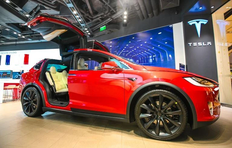 Tesla Model X. Ảnh: Motorbiscuit. Tesla Model X. Ảnh: Motorbiscuit.