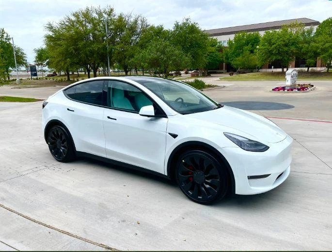 Tesla Model Y. Ảnh: Motorbiscuit. Tesla Model Y. Ảnh: Motorbiscuit.