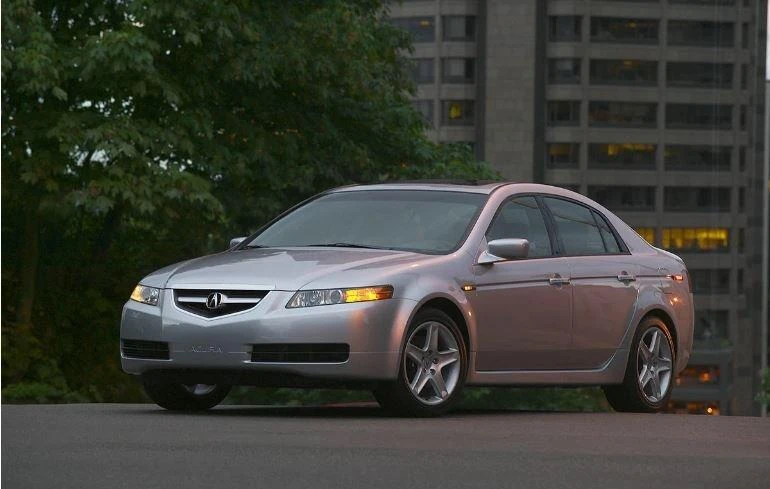 Acura TL. Ảnh: Motorbiscuit.