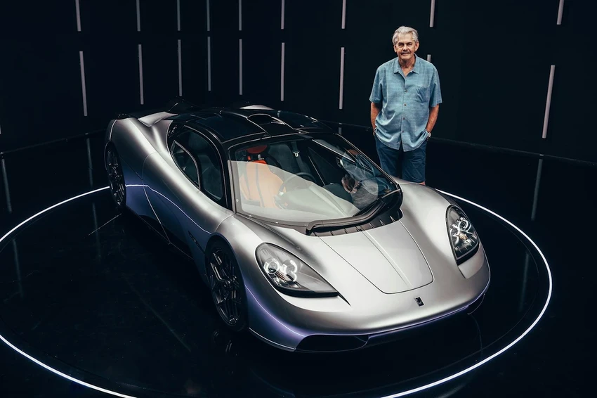 Gordon Murray. Ảnh: Carbuzz. Gordon Murray. Ảnh: Carbuzz.