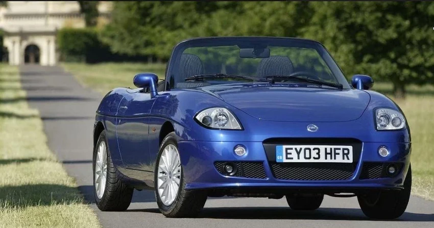 Fiat Barchetta. Ảnh: Hotcars. Fiat Barchetta. Ảnh: Hotcars.
