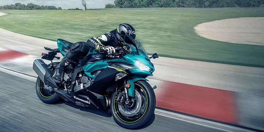 Kawasaki Ninja ZX-6R với giá 10.499 đô la (tương đương 246 triệu đồng). Ảnh: Hotcars. Kawasaki Ninja ZX-6R với giá 10.499 đô la (tương đương 246 triệu đồng). Ảnh: Hotcars.