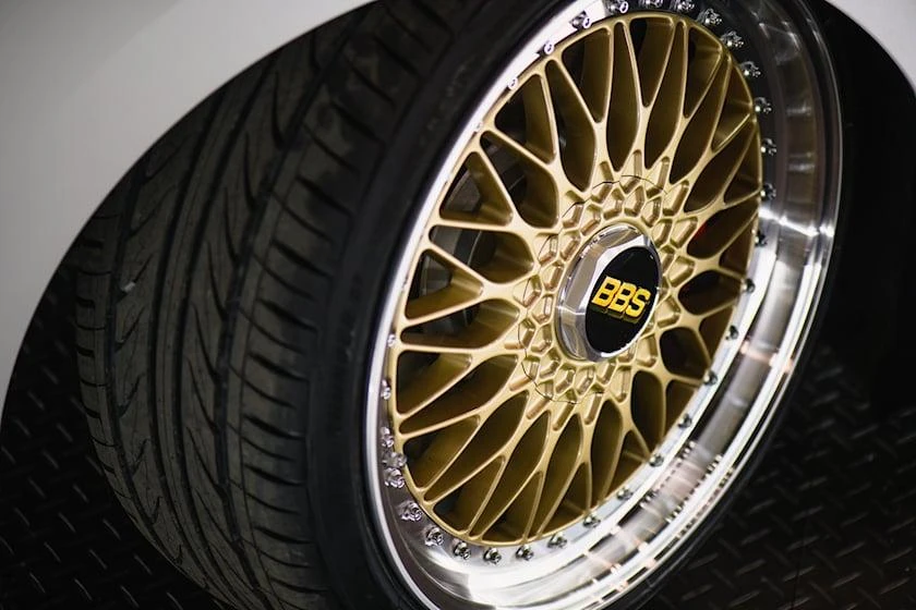 Bánh xe và lốp xe. Ảnh: Carbuzz. Bánh xe và lốp xe. Ảnh: Carbuzz.
