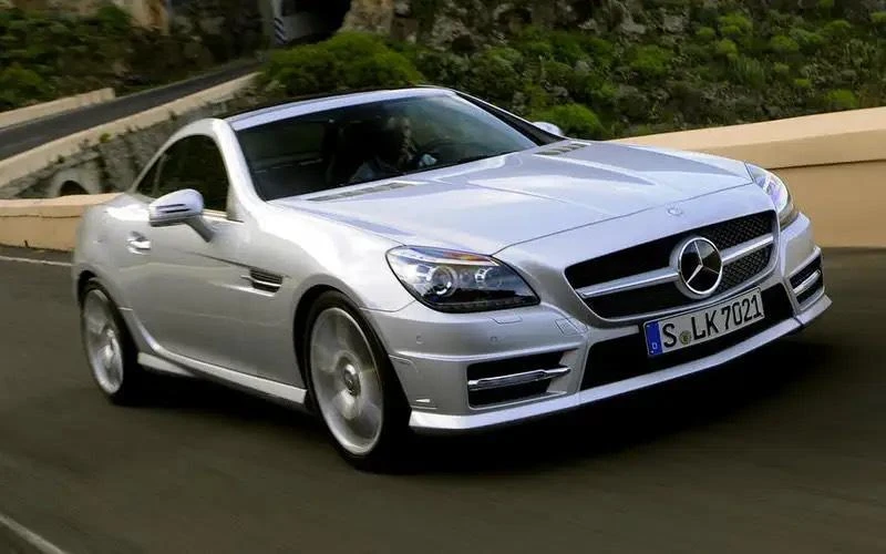Mercedes SLK200 (R172). Ảnh: Autocar. Mercedes SLK200 (R172). Ảnh: Autocar.