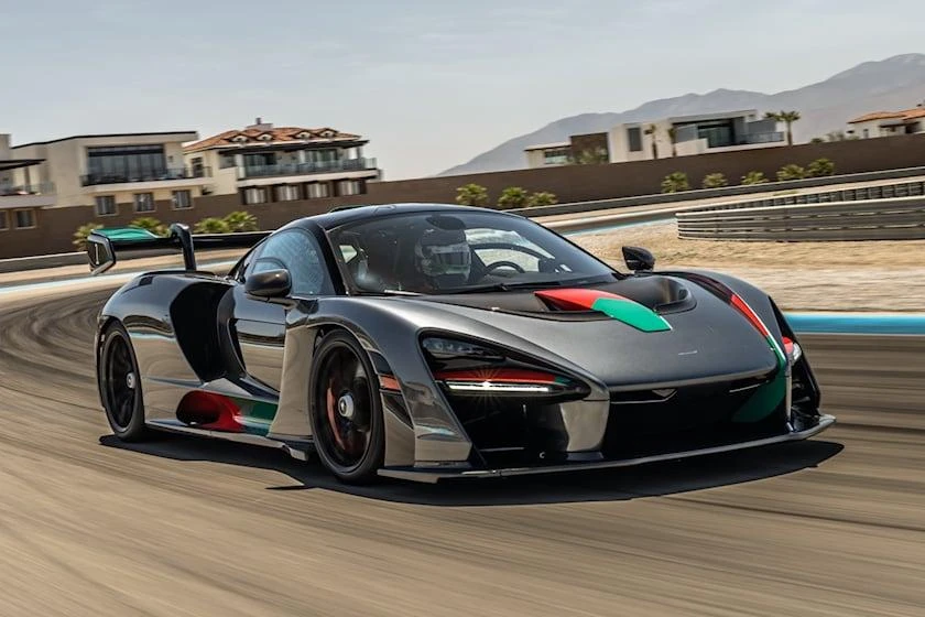 McLaren Senna. Ảnh: Carbuzz.