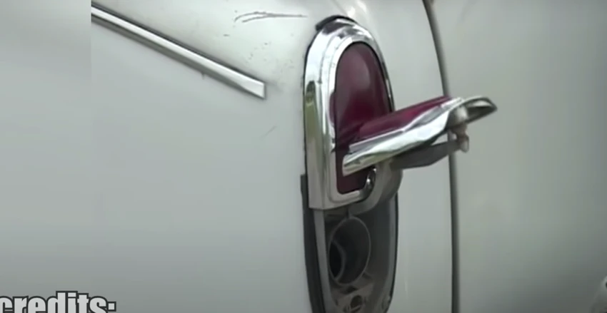 Nắp nhiên liệu ẩn. Ảnh: Motorbiscuit. Nắp nhiên liệu ẩn. Ảnh: Motorbiscuit.