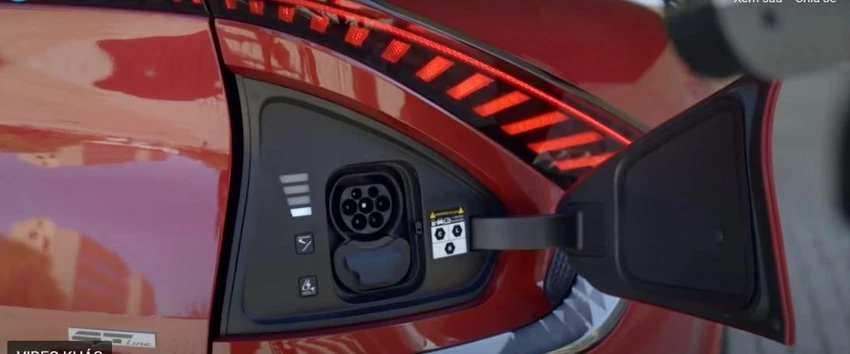 SUV chạy điện tốt cho môi trường hơn vì chúng không có ống xả. Ảnh: Motorbiscuit. SUV chạy điện tốt cho môi trường hơn vì chúng không có ống xả. Ảnh: Motorbiscuit.