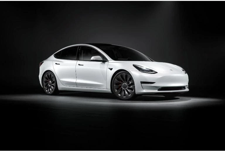Tesla. Ảnh: Motorbiscuit.