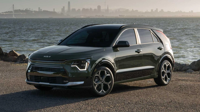 Kia Niro 2023. Ảnh: Moto1. Kia Niro 2023. Ảnh: Moto1.