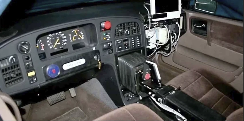 Hệ thống điều khiển cần điều khiển của SAAB. Ảnh: Hotcars. Hệ thống điều khiển cần điều khiển của SAAB. Ảnh: Hotcars.