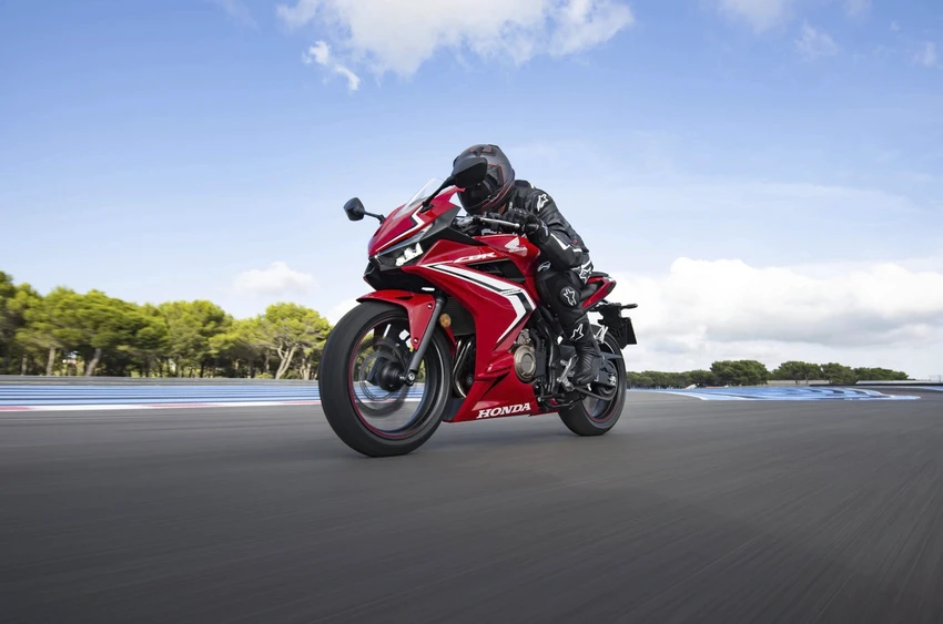 Honda CBR 500R. Ảnh: Motorbiscuit. Honda CBR 500R. Ảnh: Motorbiscuit.
