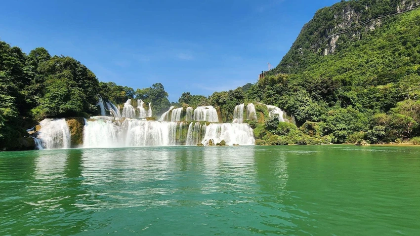 Thác Bản Giốc là một trong bảy thác nước đẹp nhất thế giới. Ảnh: PHƯƠNG LÊ. Thác Bản Giốc là một trong bảy thác nước đẹp nhất thế giới. Ảnh: PHƯƠNG LÊ.