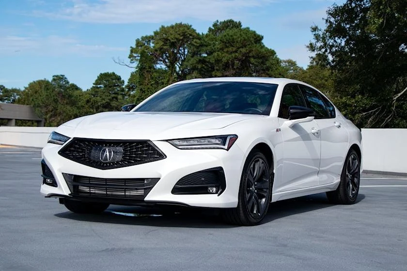 Acura TLX. Ảnh: Carbuzz. Acura TLX. Ảnh: Carbuzz.