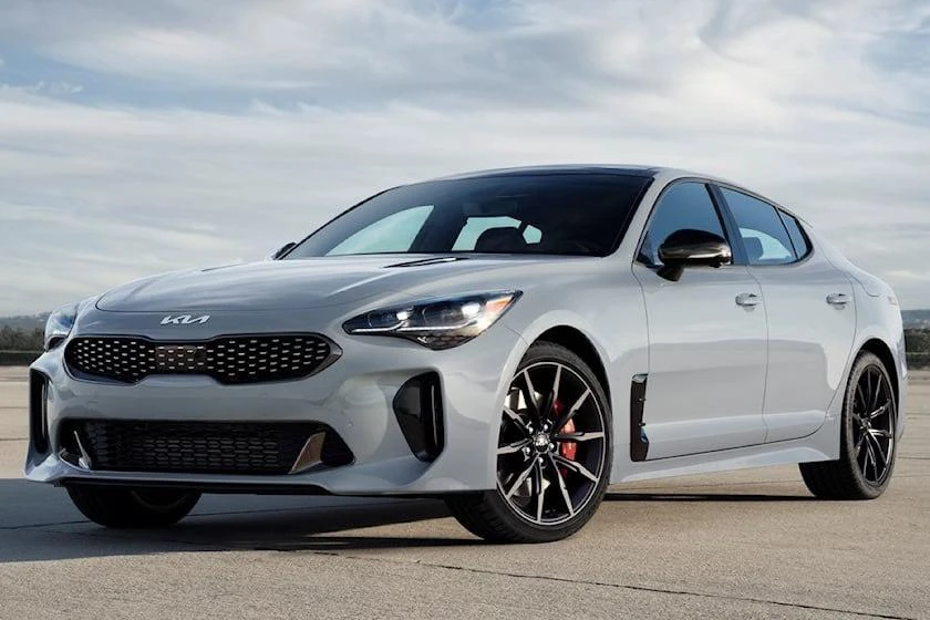 Kia Stinger. Ảnh: Carbuzz. Kia Stinger. Ảnh: Carbuzz.