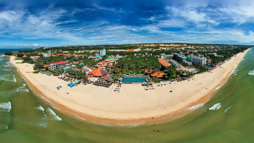 Du khách sẽ được ngắm nhìn đại dương mênh mông, nằm dài trên bãi biển đón chờ bình minh và chia tay hoàng hôn mỗi chiều thật thích thú. Ảnh: Intenet. Du khách sẽ được ngắm nhìn đại dương mênh mông, nằm dài trên bãi biển đón chờ bình minh và chia tay hoàng hôn mỗi chiều thật thích thú. Ảnh: Intenet.