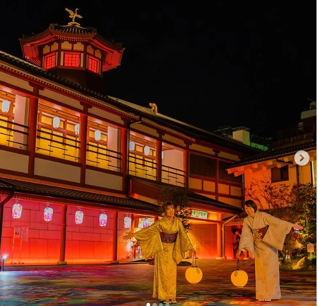 Khu tắm suối nước nóng Dogo Onsen. Ảnh: Thetravel.