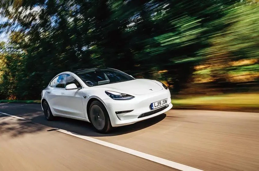 Tesla Model 3. Ảnh: Hotcars. Tesla Model 3. Ảnh: Hotcars.