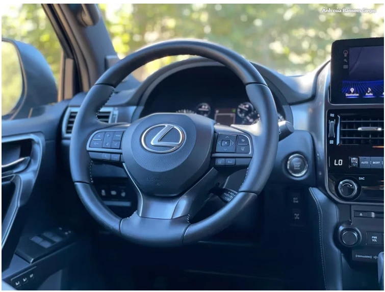 Khả năng điều chỉnh giới hạn trên bánh lái. Ảnh: Hotcars.