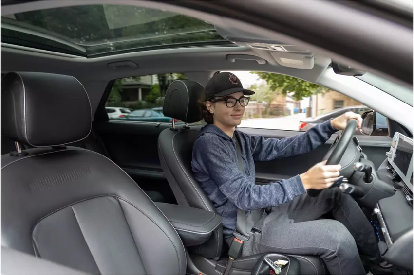 Xe điện cung cấp các tính năng an toàn chủ động. Ảnh: Motorbiscuit.