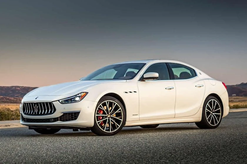 Maserati Ghibli (2014-2016). Ảnh: Carbuzz. Maserati Ghibli (2014-2016). Ảnh: Carbuzz.