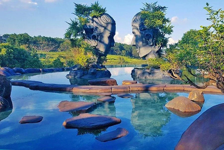 Một góc của hồ vô cực. Ảnh: KIM PHƯỢNG. Một góc của hồ vô cực. Ảnh: KIM PHƯỢNG.
