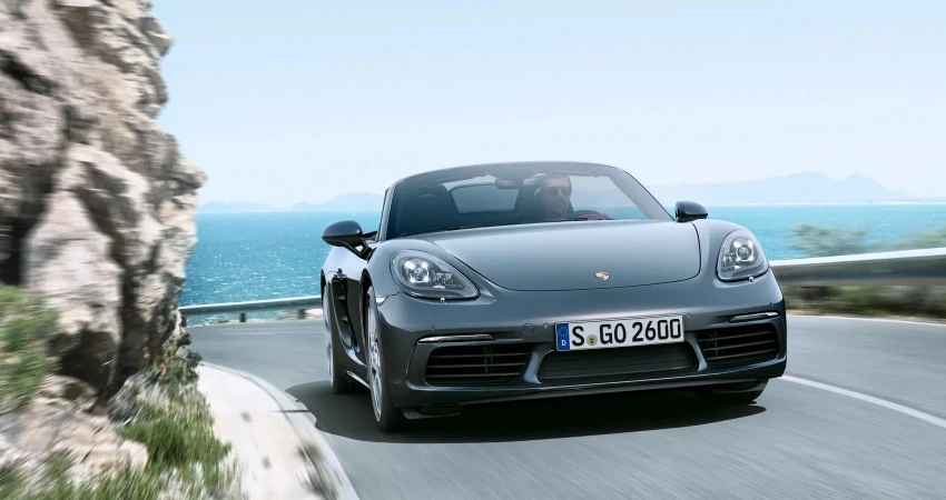 2022 Porsche 718 Boxster. Ảnh: Hotcars. 2022 Porsche 718 Boxster. Ảnh: Hotcars.