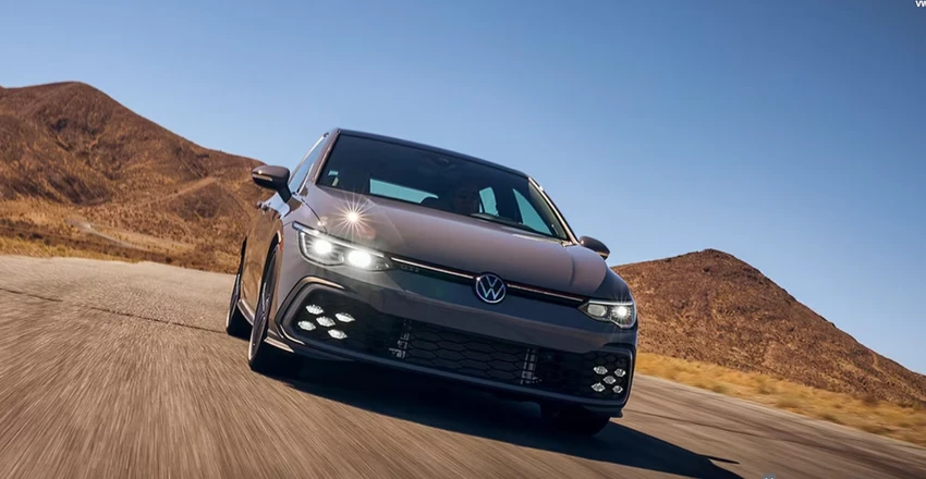 Volkswagen Golf GTI. Ảnh: Hotcars.