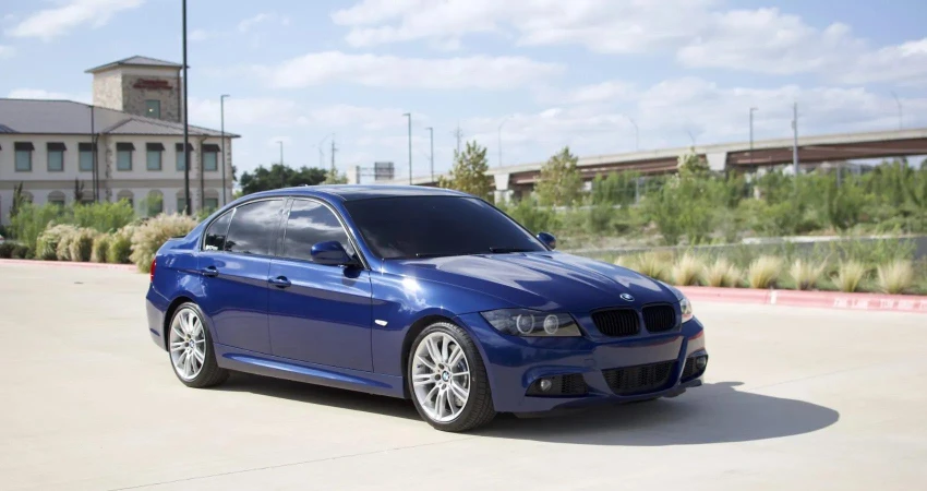 BMW 335i là một trong những lựa chọn tốt nhất trên thị trường đã qua sử dụng. Ảnh: Hotcars.