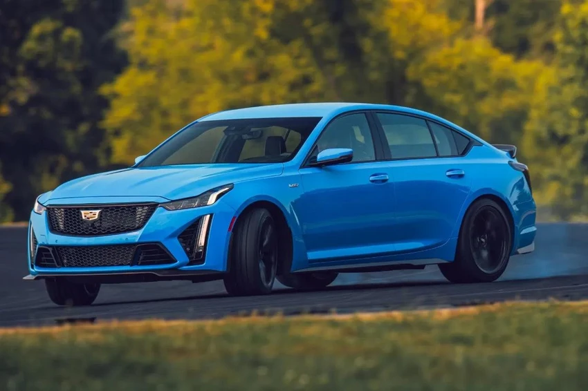 Cadillac CT5-V Blackwing là chiếc xe mạnh mẽ. Ảnh: Hotcars. Cadillac CT5-V Blackwing là chiếc xe mạnh mẽ. Ảnh: Hotcars.