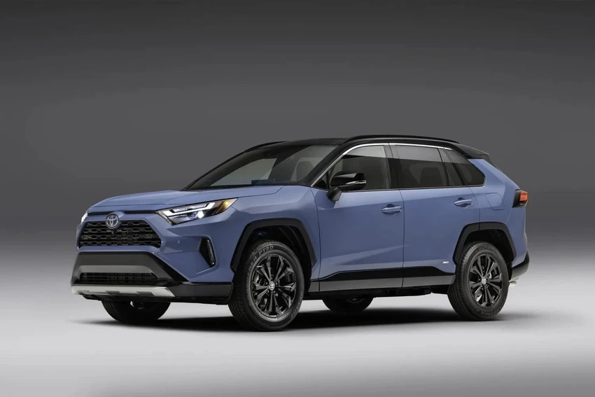 Toyota luôn đứng đầu danh sách bán chạy nhất trên toàn thế giới. Ảnh: Hotcars.