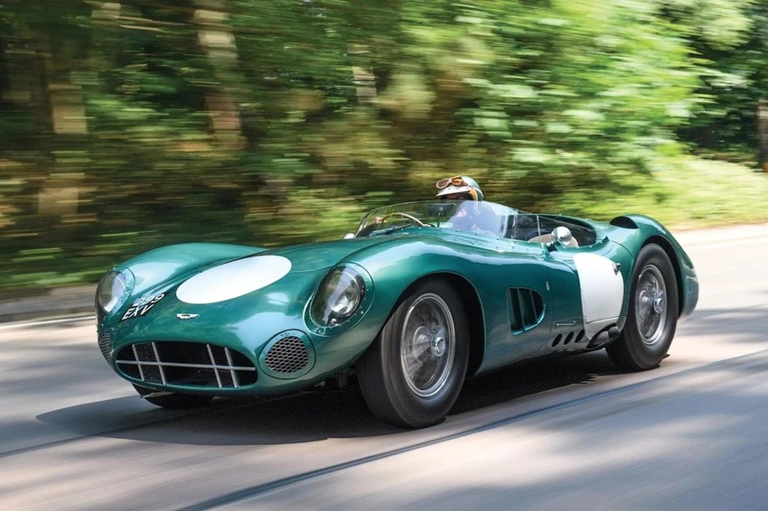Aston MartinDBR1 1966 chỉ được chế tạo 5 chiếc duy nhất. Ảnh: Carbuzz. Aston MartinDBR1 1966 chỉ được chế tạo 5 chiếc duy nhất. Ảnh: Carbuzz.