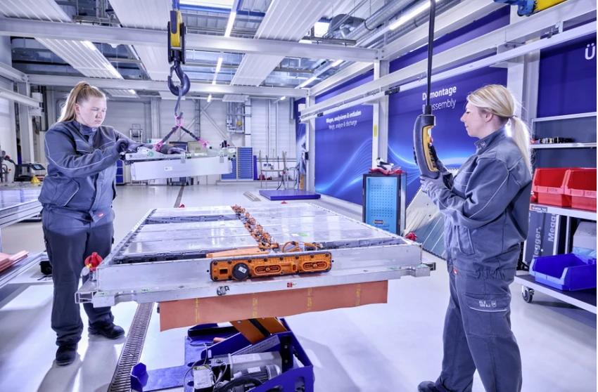 Các nhà sản xuất dự kiến sẽ tái chế 50% lượng lithium của họ vào năm 2027 và 80% vào năm 2031. Ảnh: Carcoops. Các nhà sản xuất dự kiến sẽ tái chế 50% lượng lithium của họ vào năm 2027 và 80% vào năm 2031. Ảnh: Carcoops.