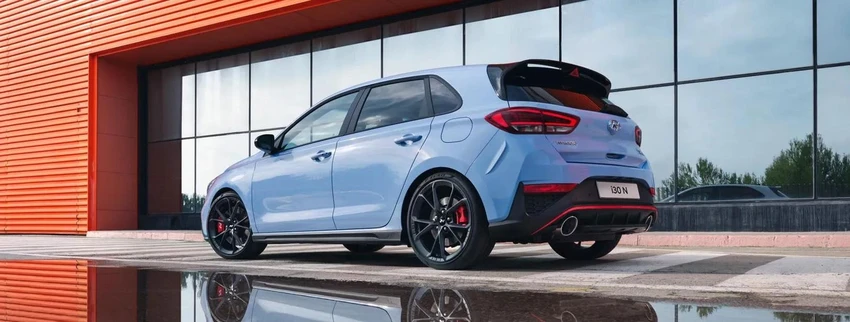 Huyndai i30N là đối thủ của Volkswagen Golf GTI. Ảnh: Hotcars. Huyndai i30N là đối thủ của Volkswagen Golf GTI. Ảnh: Hotcars.