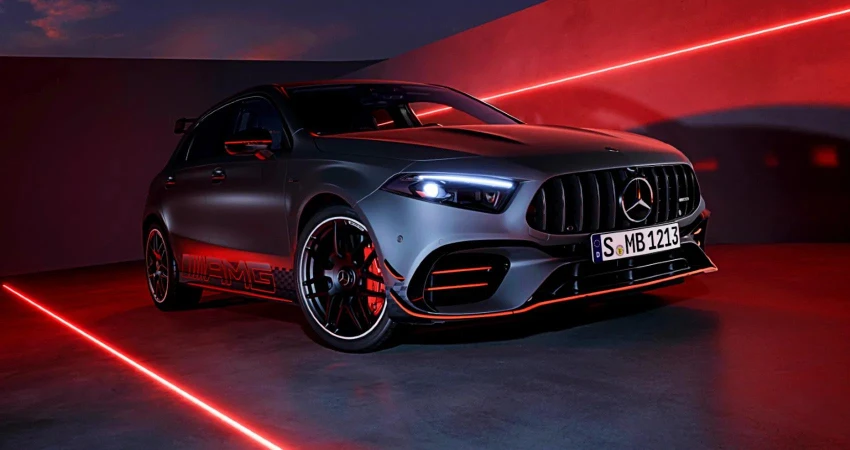 Chiếc xe Mercedes-AMG A45 S tạo ra sức mạnh chưa từng có. Ảnh: Hotcars. Chiếc xe Mercedes-AMG A45 S tạo ra sức mạnh chưa từng có. Ảnh: Hotcars.